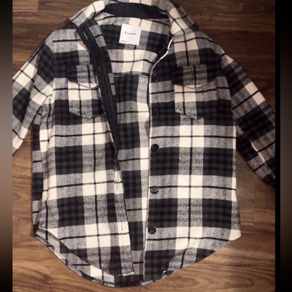Checkered women’s Shacket